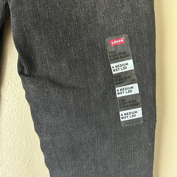 Levi’s Washed Black 720 High Rise Skinny Cropped Jeans Size 4/27 - Picture 4 of 10